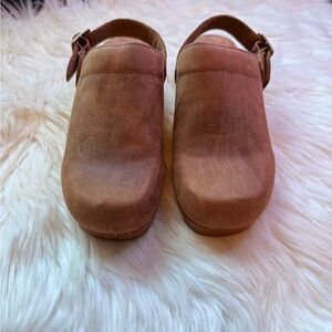 White Mountain
Women's Being Slingback Platform Clogs Sz 7M